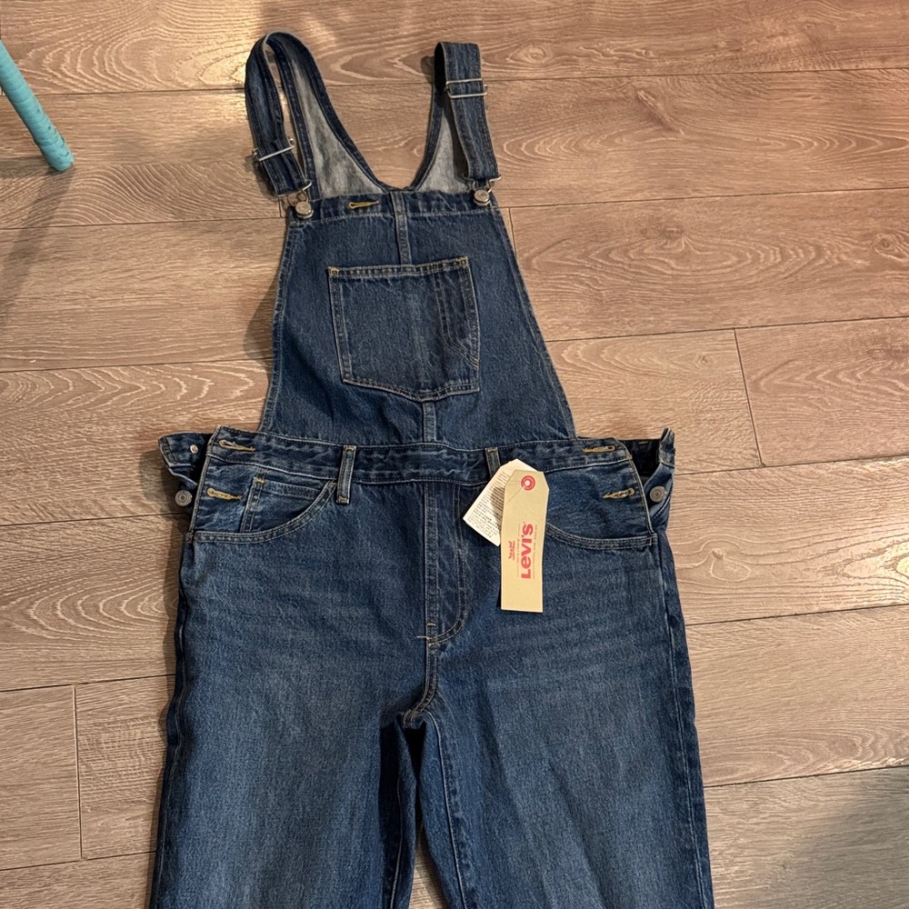 NWT Levi's Women's Classic Blue Jeans Overalls